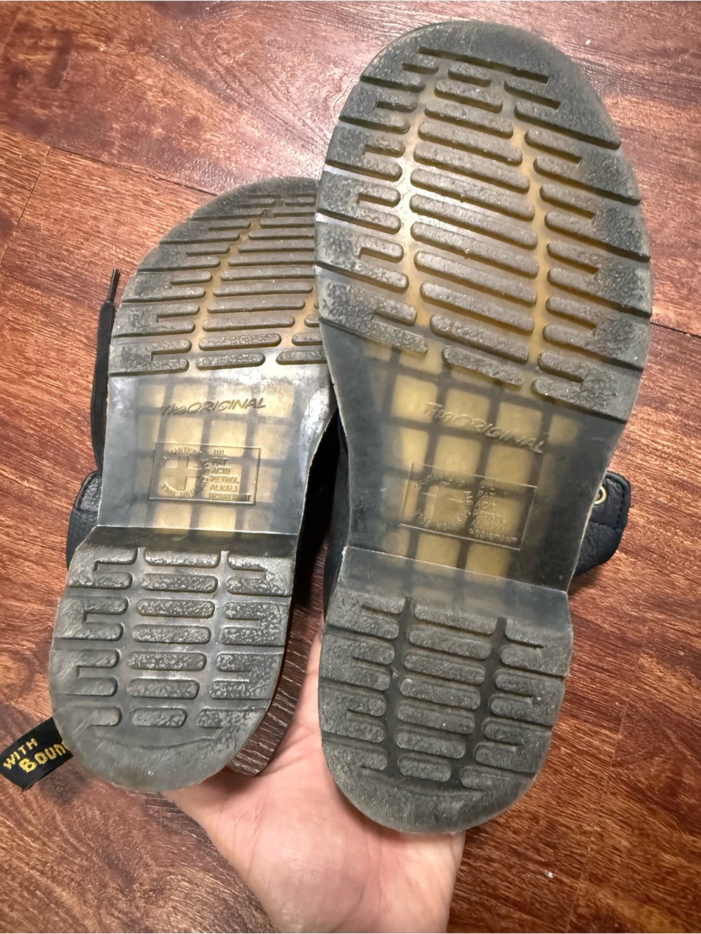 Like-new women's Dr. Martens boots, size EU 39 / US 8. - Picture 6 of 7